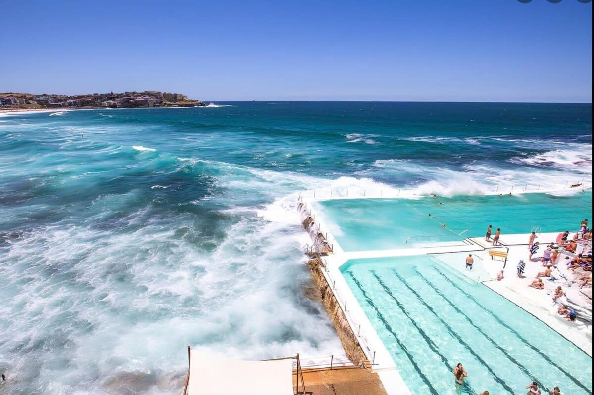 Bondi Beachfront Retreat - Views *